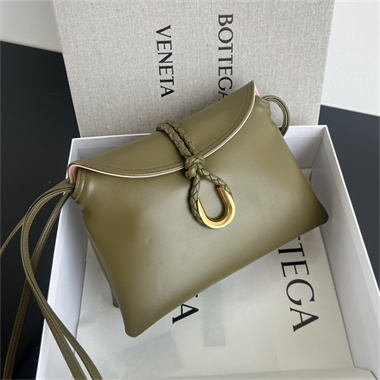 bottega veneta liberta smooth leather crossbody bag #806030